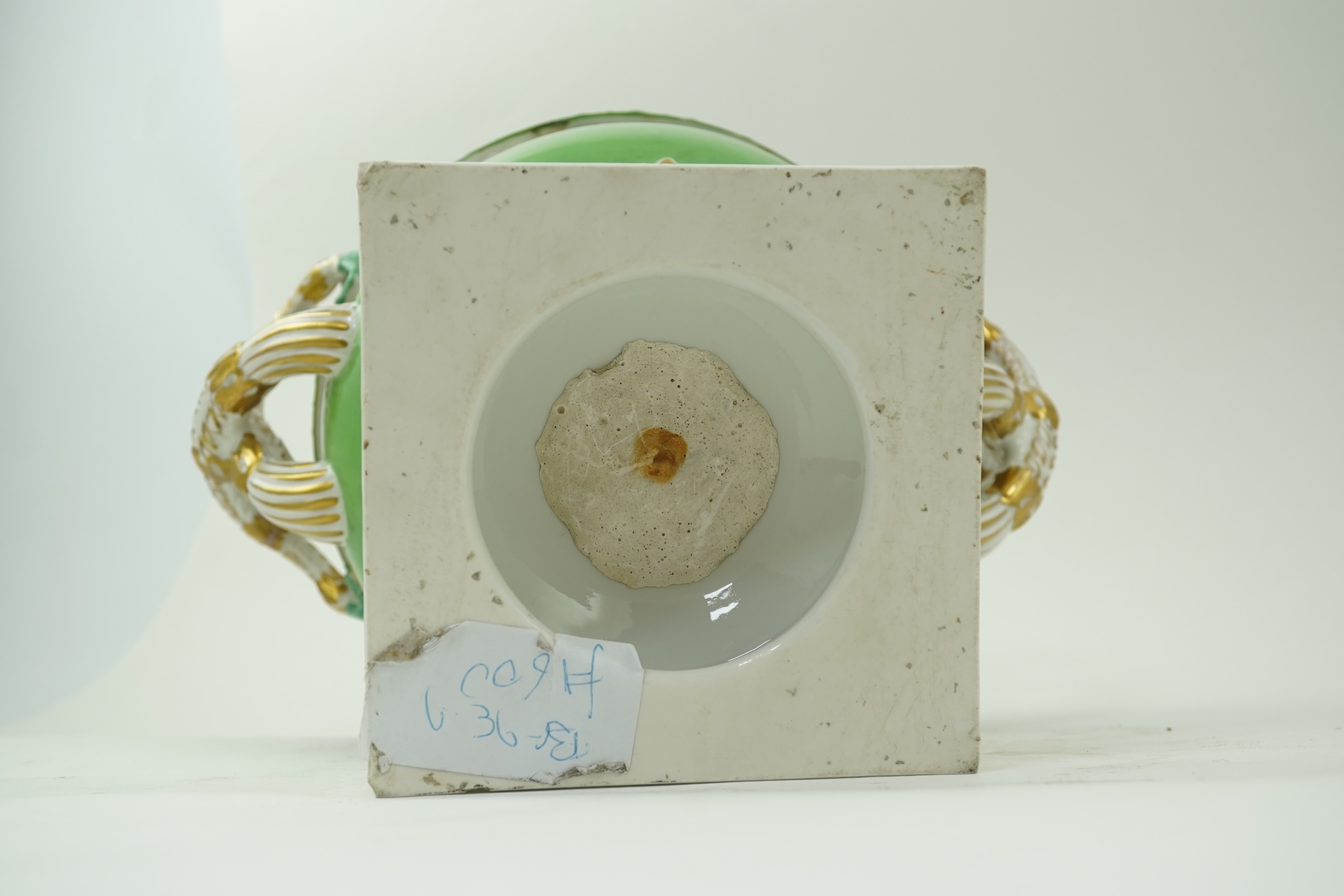 An impressive English porcelain ‘Warwick’ vase, c.1820